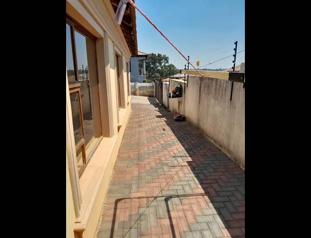4 BEDROOM HOUSE FOR SALE IN MUNSIEVILLE SOUTH